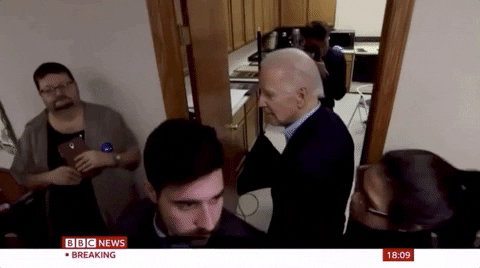 Biden irlandês-americano falando com o correspondente da BBC. BIDEN, BREXIT e IRLANDA.