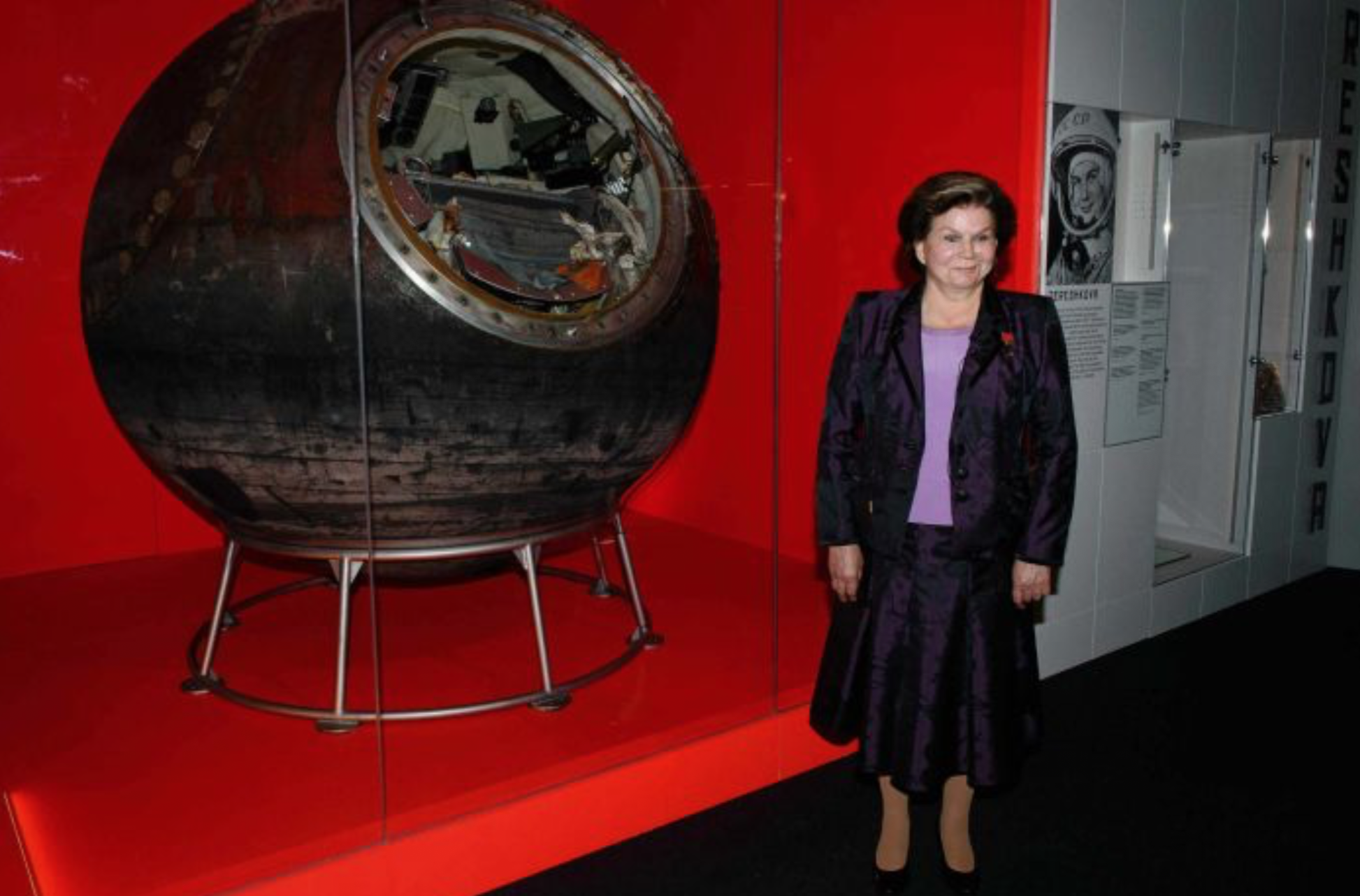 A nave Vostok 6 e Valentina, primeira mulher no espaço, no Museu de Ciência de Londres. 